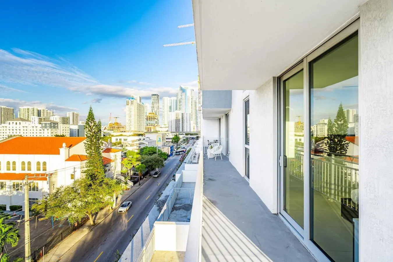 Charming 3-bed Mins From Brickell With Free Parking Apartment