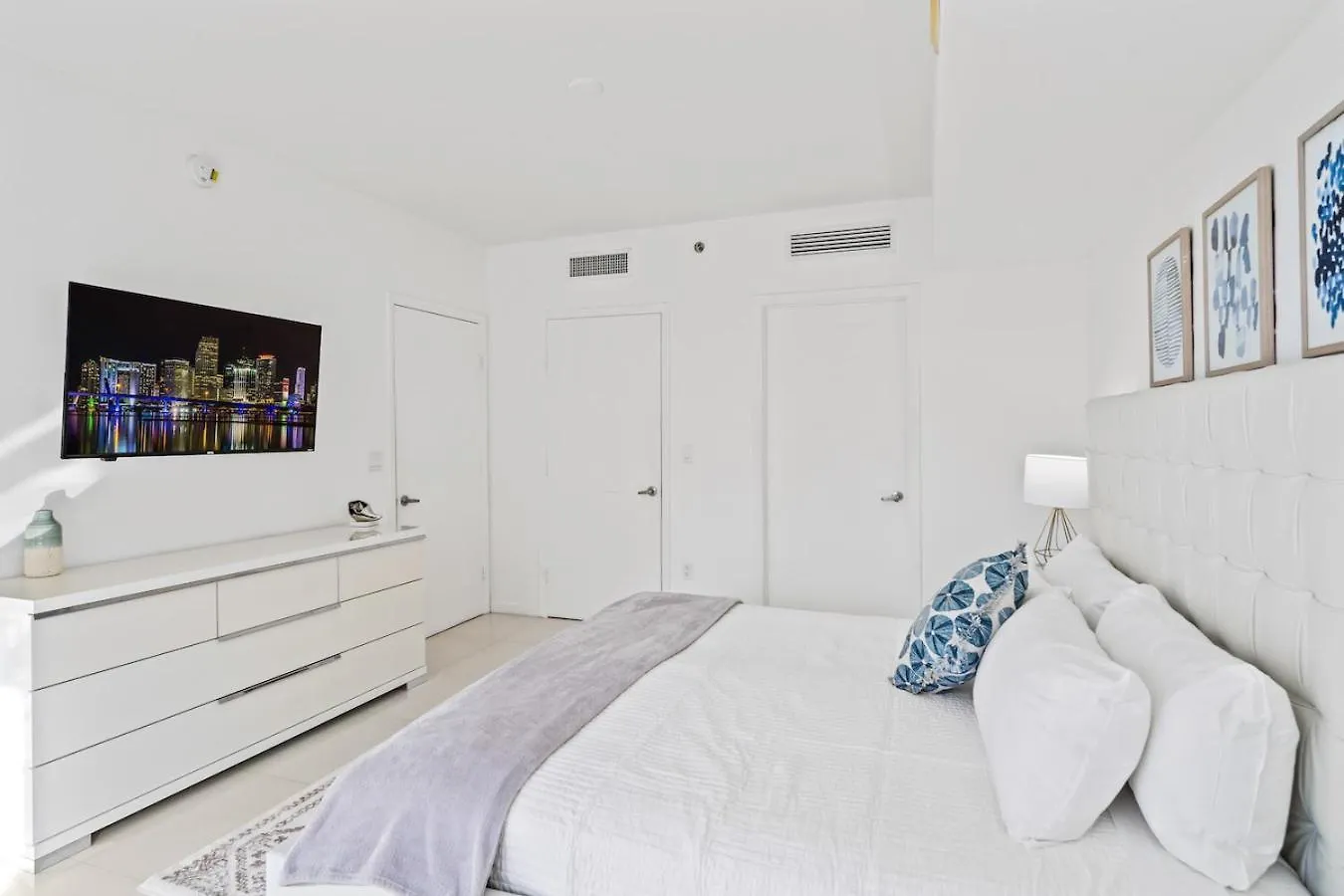 Modern High Rise One Bedroom At Icon Brickell Apartment