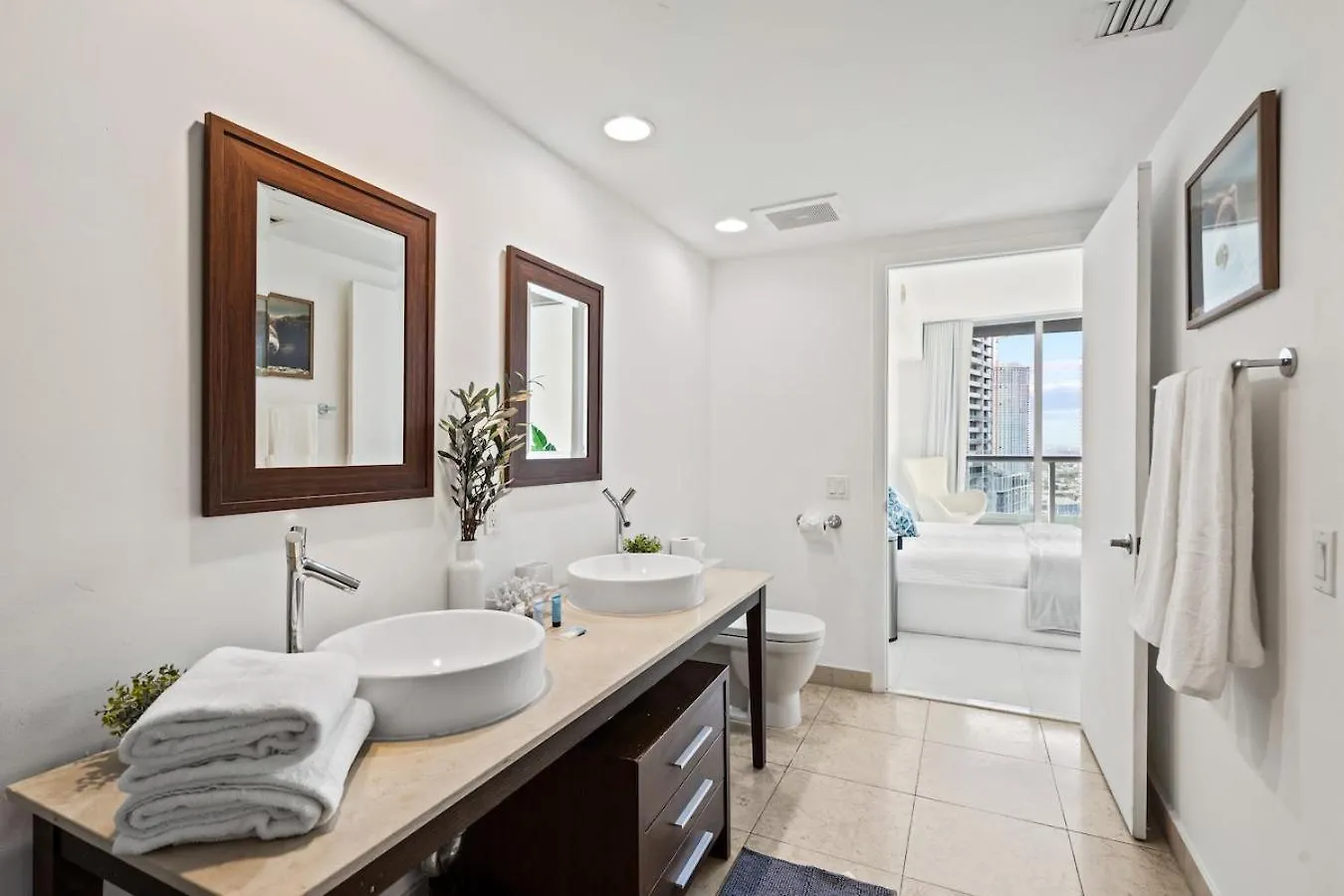 Modern High Rise One Bedroom At Icon Brickell Apartment