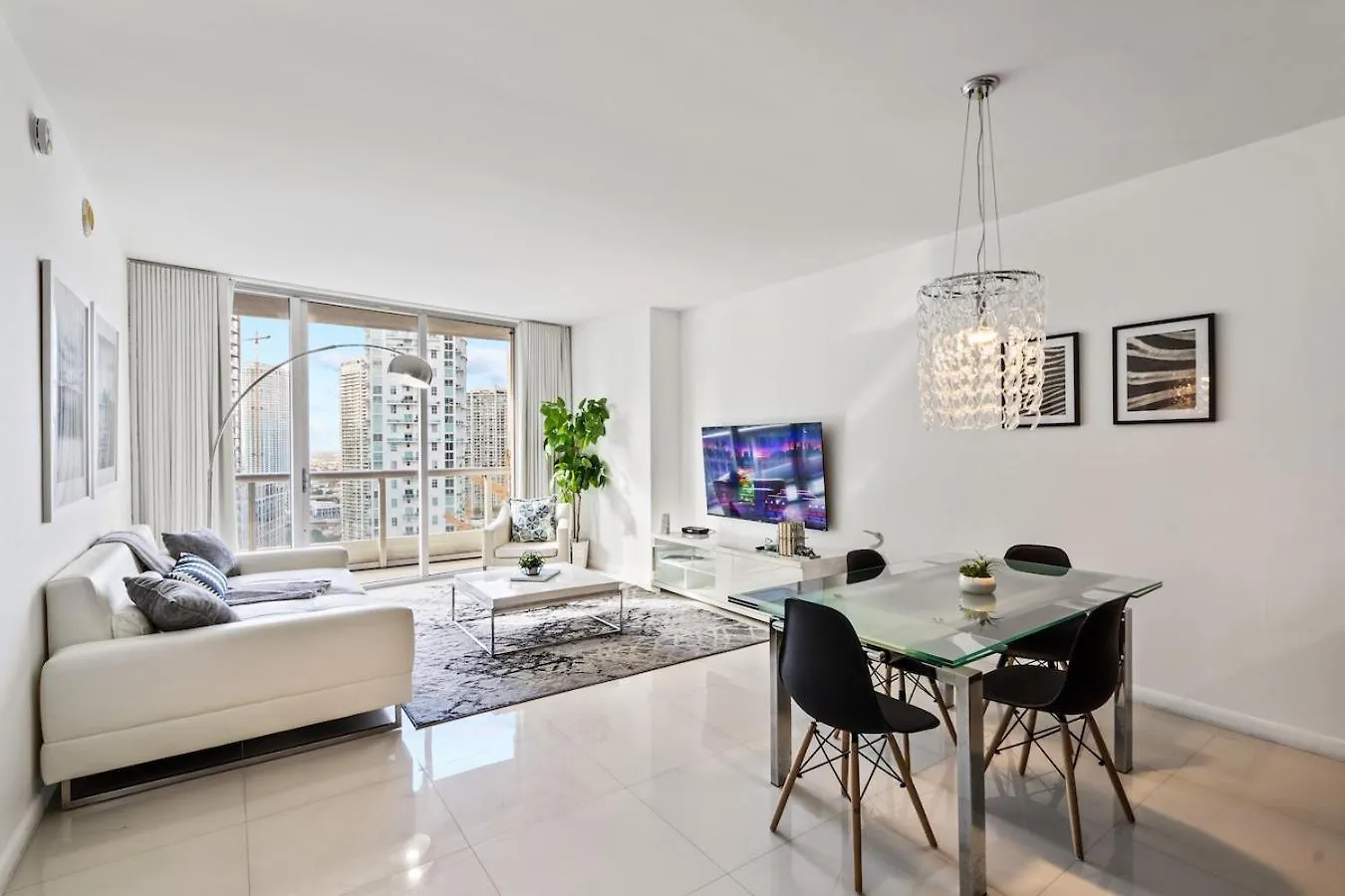 Modern High Rise One Bedroom At Icon Brickell 아파트 *