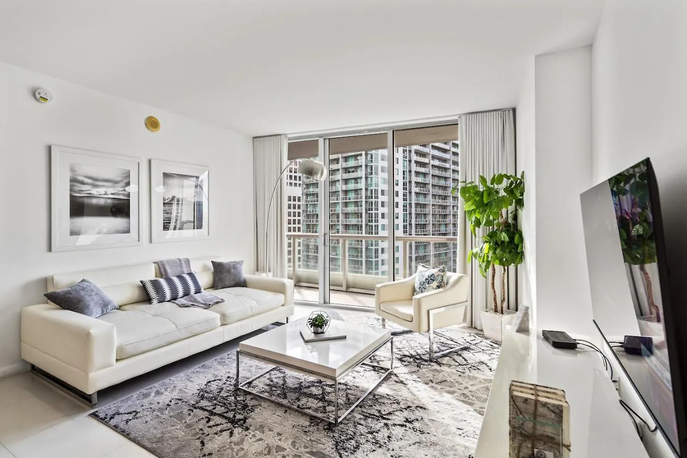 아파트 Modern High Rise One Bedroom At Icon Brickell *