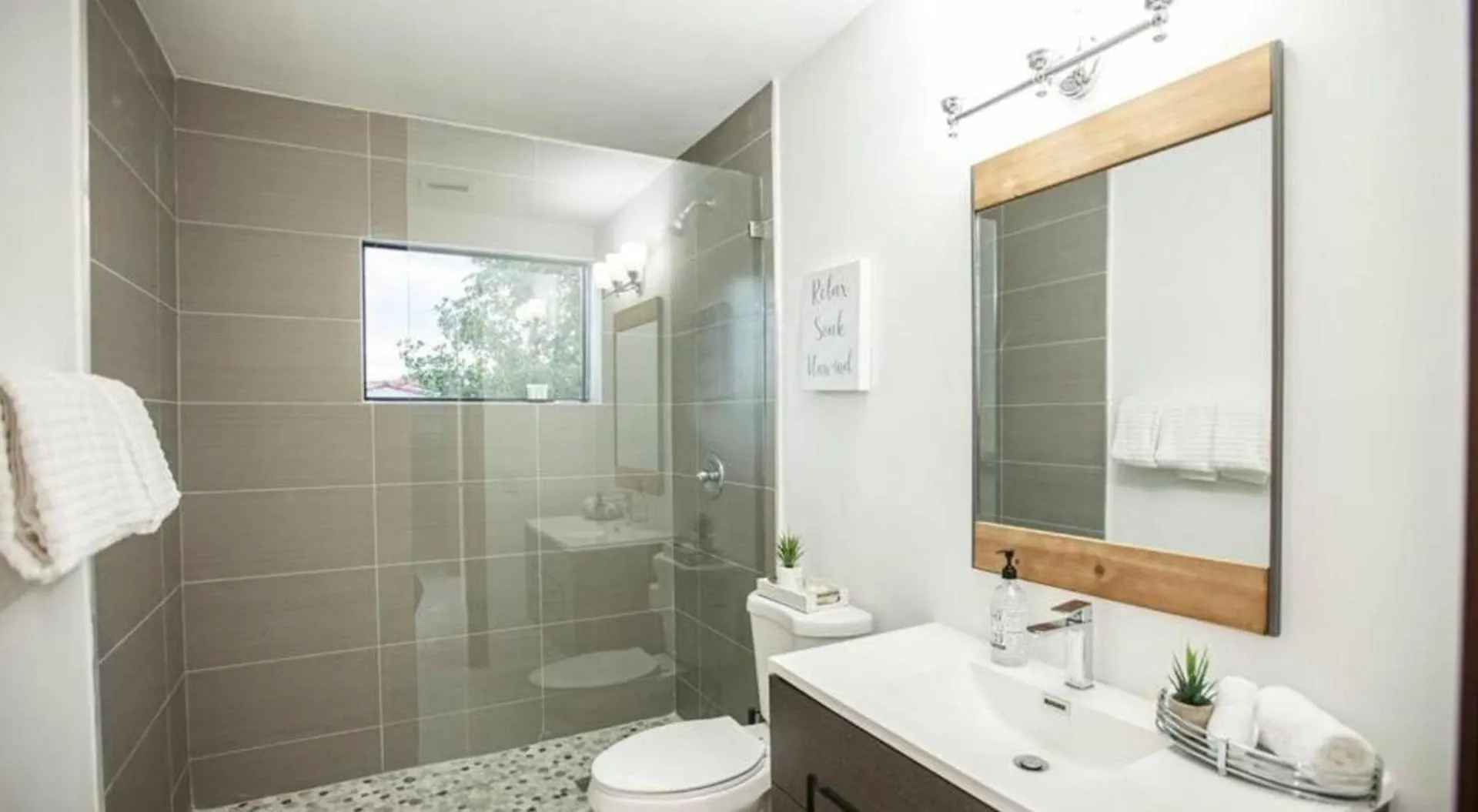 Villa Luxurious Retreat With Tennis And Soccer Courts Tgh