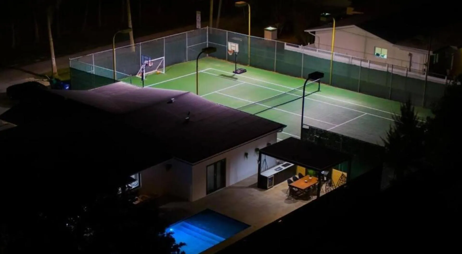 Luxurious Retreat With Tennis And Soccer Courts Tgh * Miami
