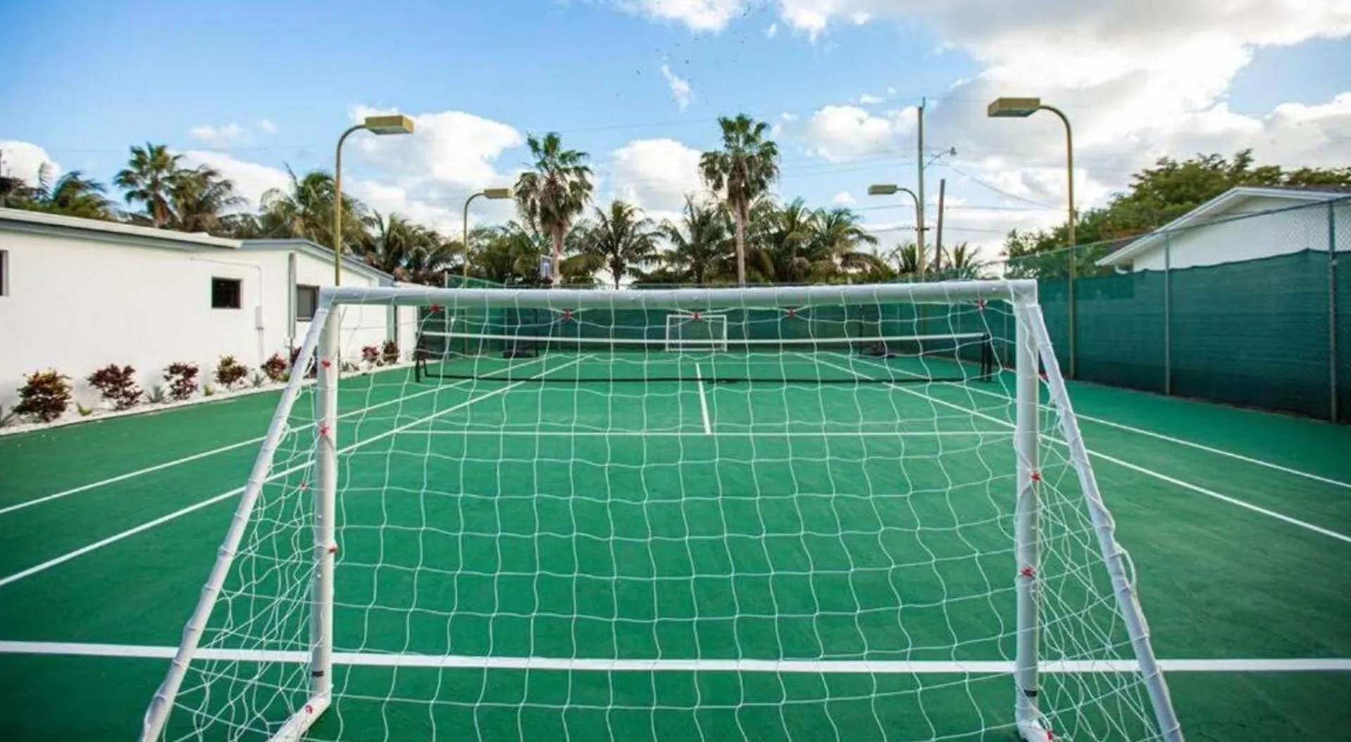 Luxurious Retreat With Tennis And Soccer Courts Tgh *