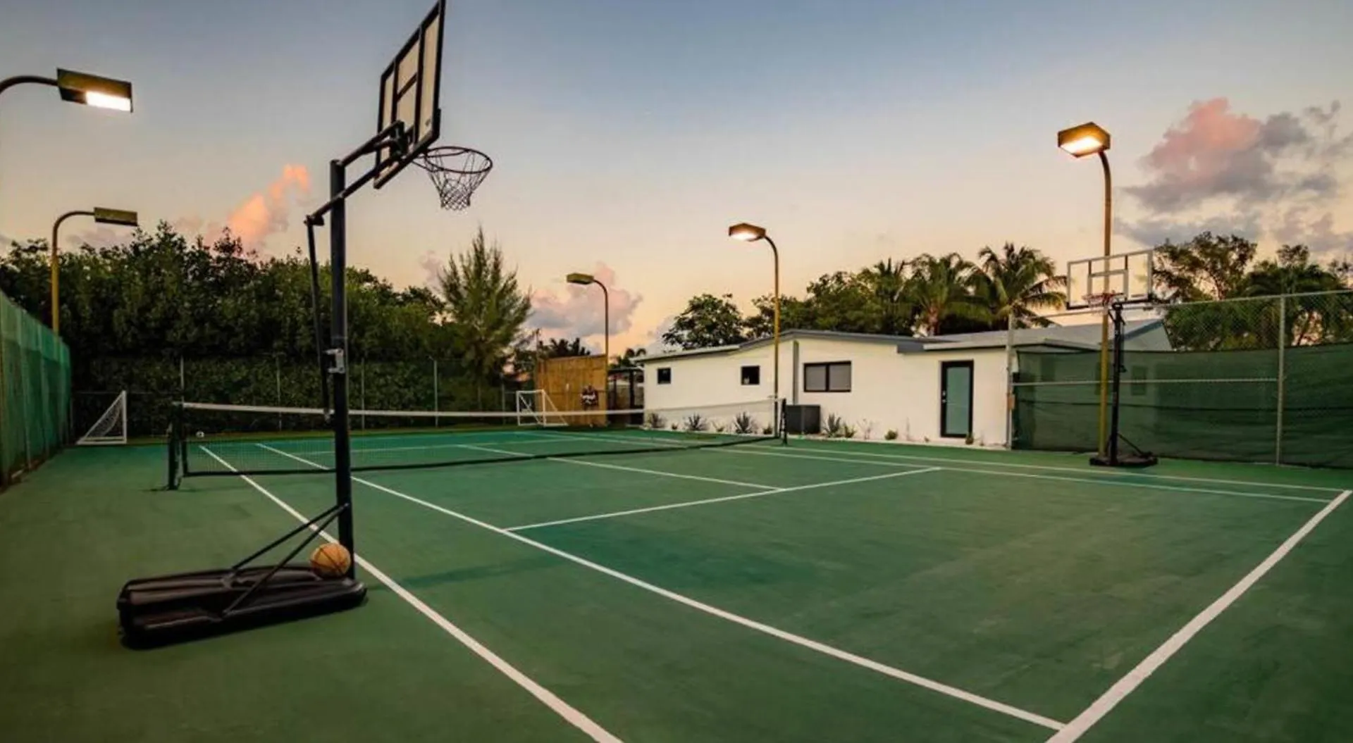 Luxurious Retreat With Tennis And Soccer Courts Tgh Villa Miami