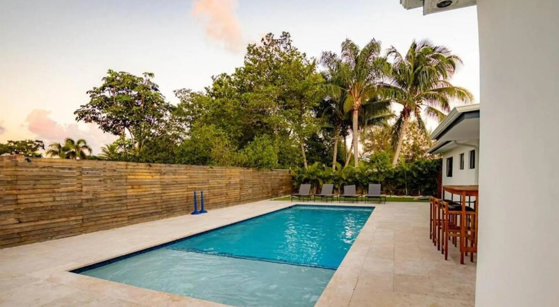 Villa Luxurious Retreat With Tennis And Soccer Courts Tgh