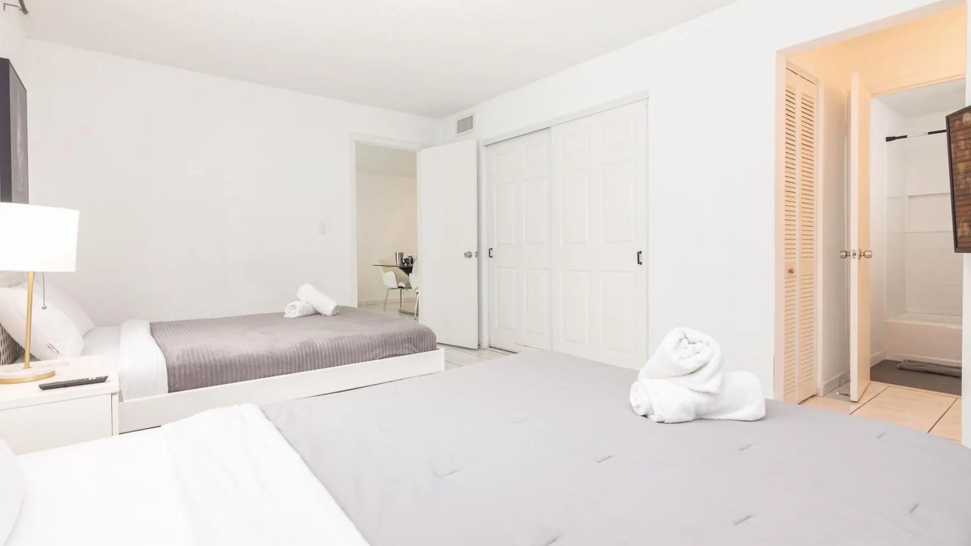 One Bedroom - With Parking & Balcony - Heart Of Wynwood Miami