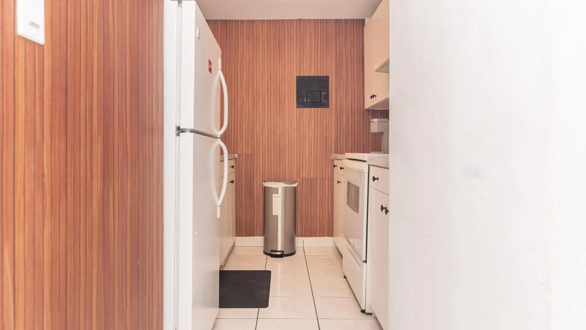 One Bedroom - With Parking & Balcony - Heart Of Wynwood *