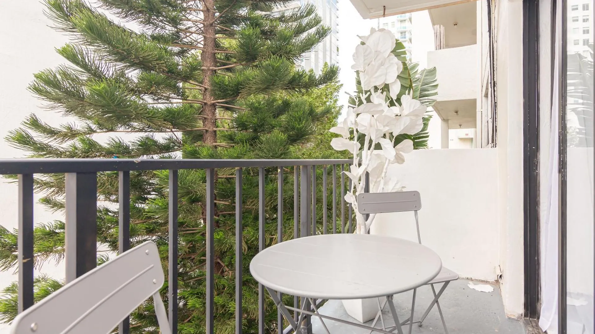 Apartment One Bedroom - With Parking & Balcony - Heart Of Wynwood *