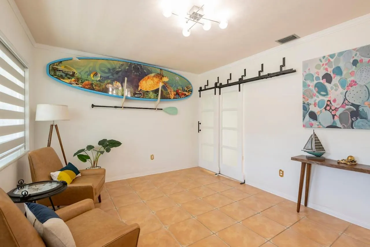 Surfers Cove - Modern 3 2 W Pool Near Calle 8 Holiday home Miami