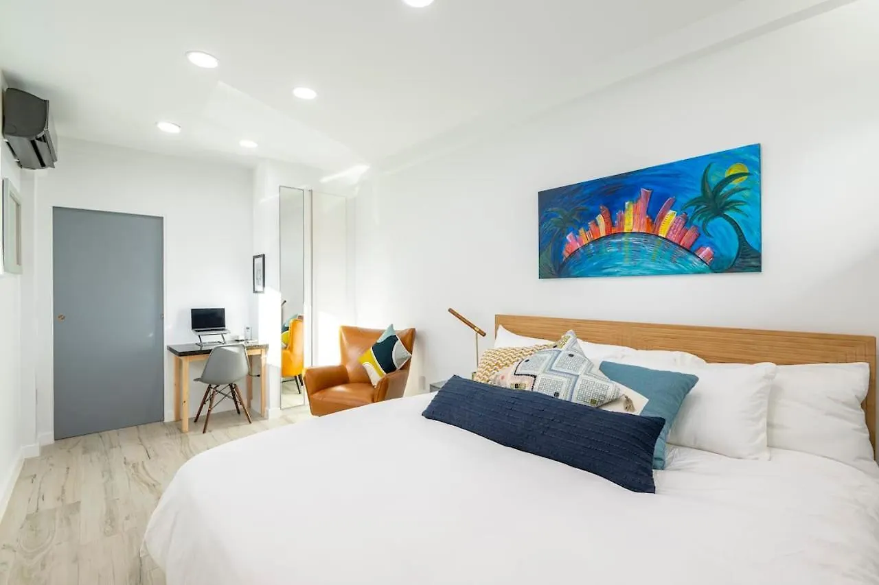 Surfers Cove - Modern 3 2 W Pool Near Calle 8 Holiday home
