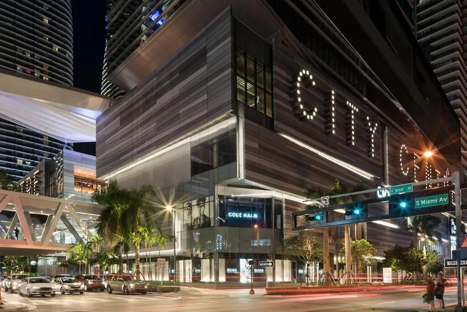 Upscale Brickell 3 Bedroom With Water Views And Free Parking