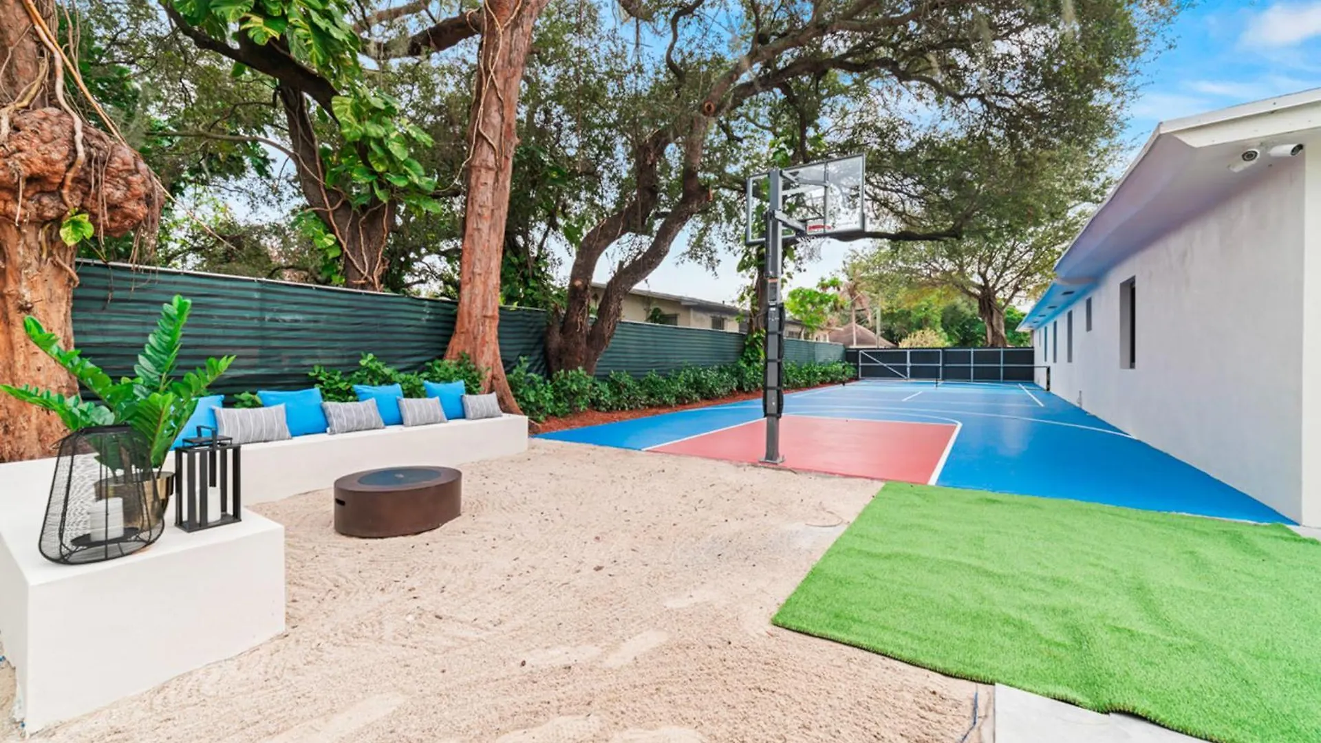 Holiday home The Palace Pickleball Gameroom Heated L26 *