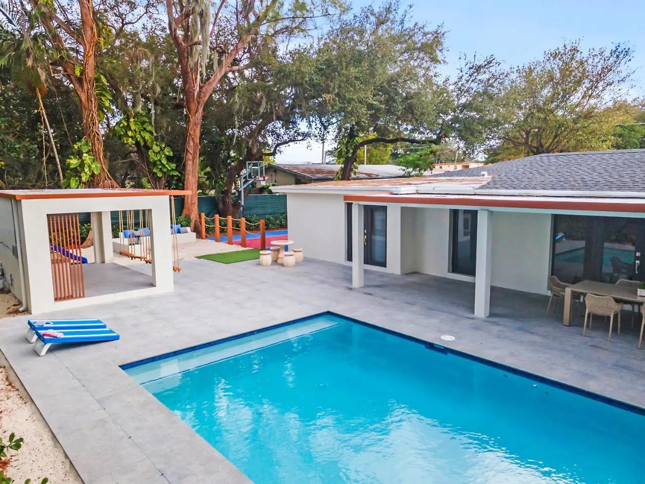 The Palace Pickleball Gameroom Heated L26 Holiday home Miami