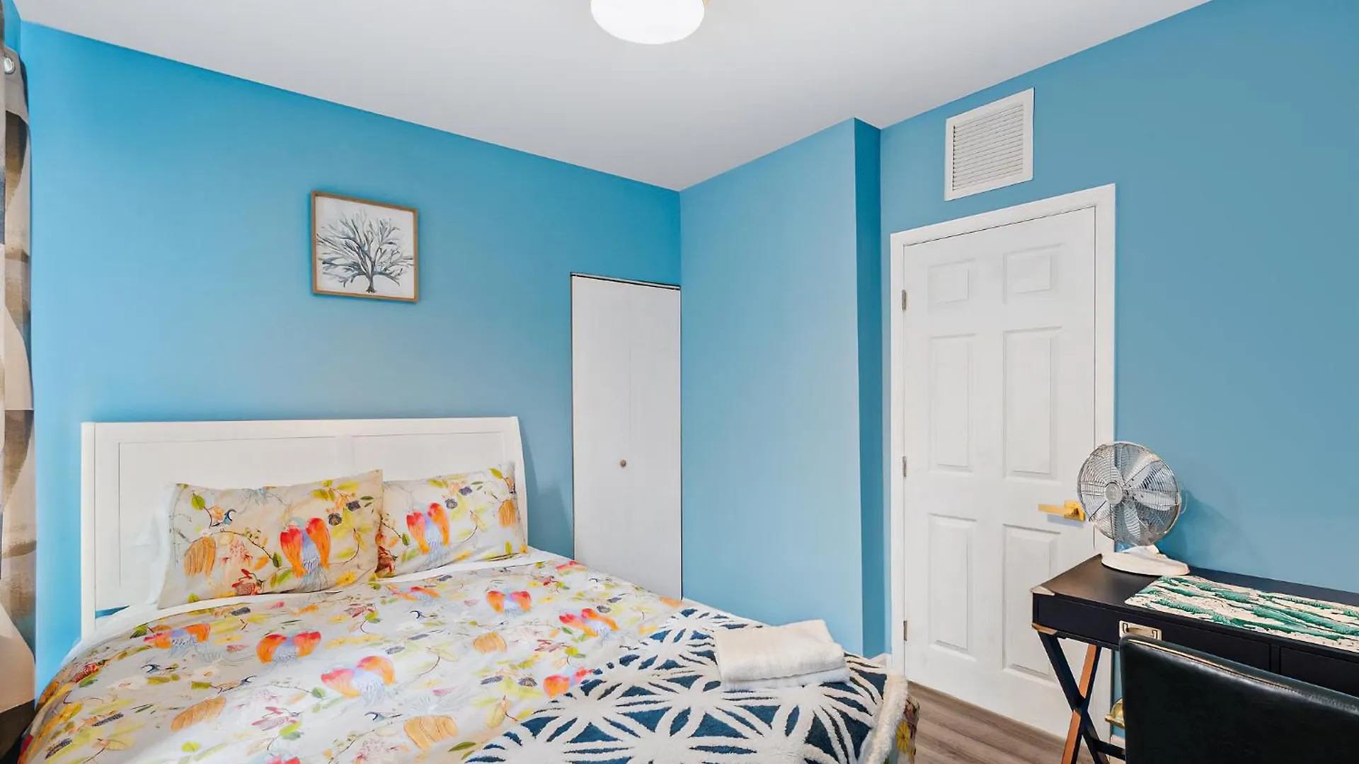 New! Havana Nights ! Walk To Calle Ocho! Apartment