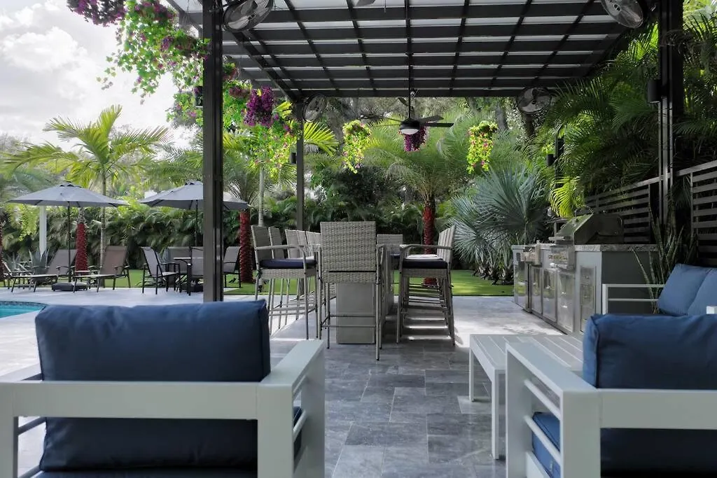 With Outdoor Sauna, Outdoor Bar And Pergola With Games *