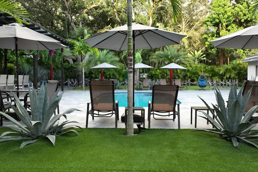 With Outdoor Sauna, Outdoor Bar And Pergola With Games Villa Miami