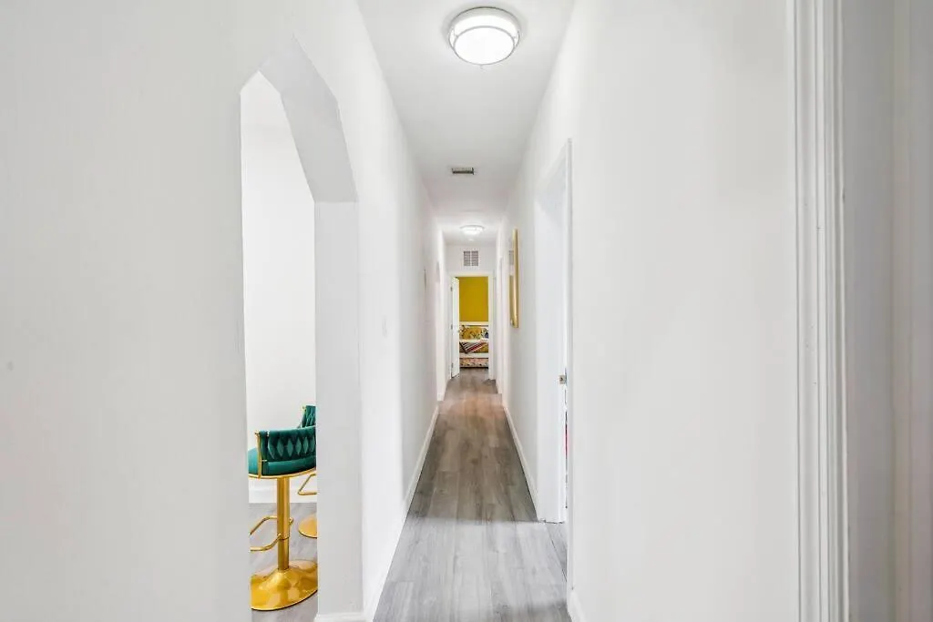 New! Havana Nights ! Walk To Calle Ocho! Apartment *