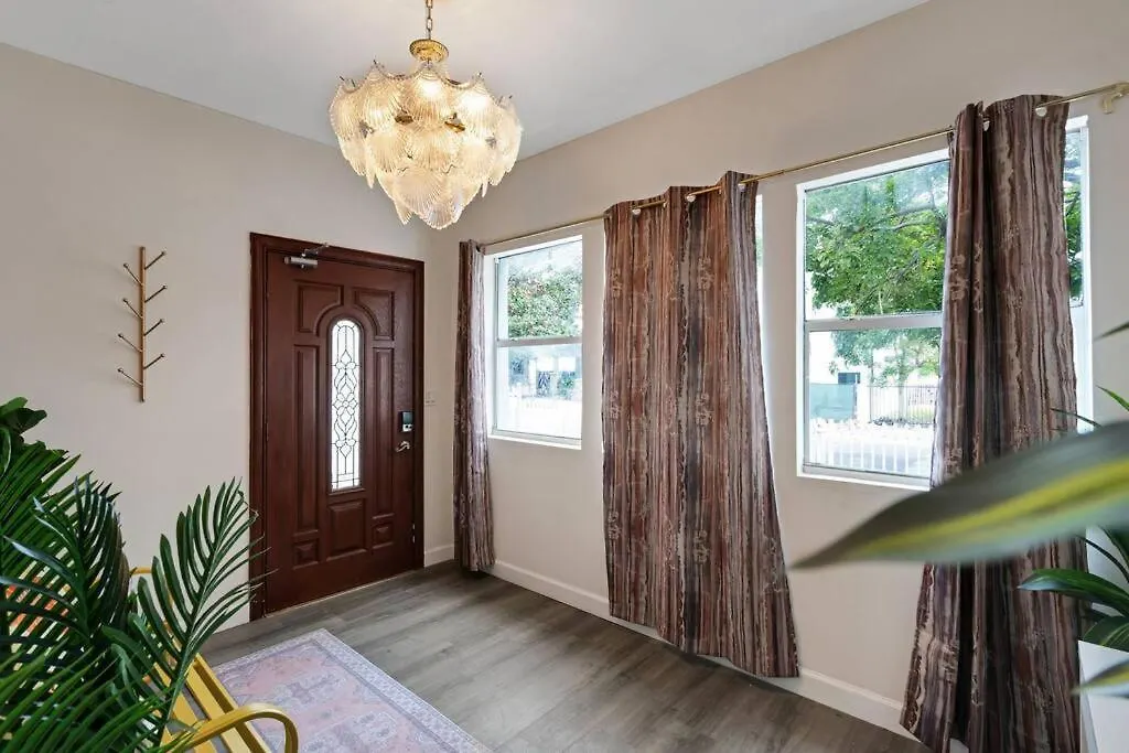 New! Havana Nights ! Walk To Calle Ocho!