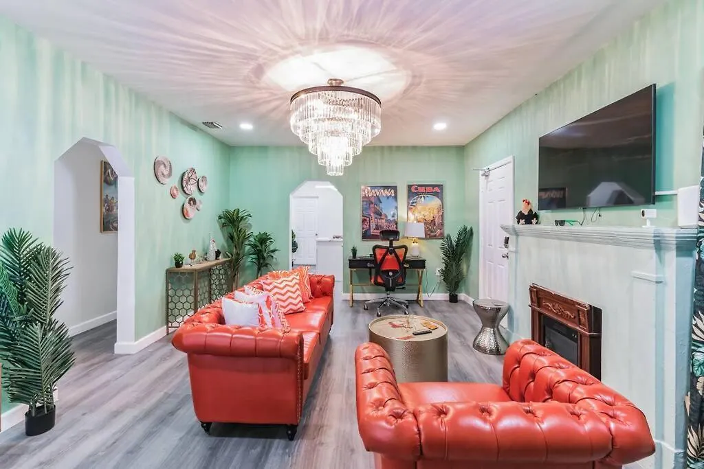 New! Havana Nights ! Walk To Calle Ocho! Apartment Miami