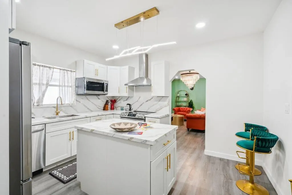 Apartment New! Havana Nights ! Walk To Calle Ocho! Miami