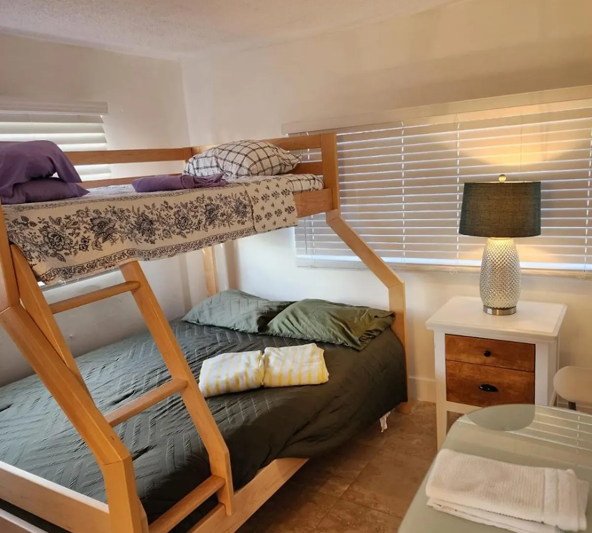 Apartment 1161 3 *
