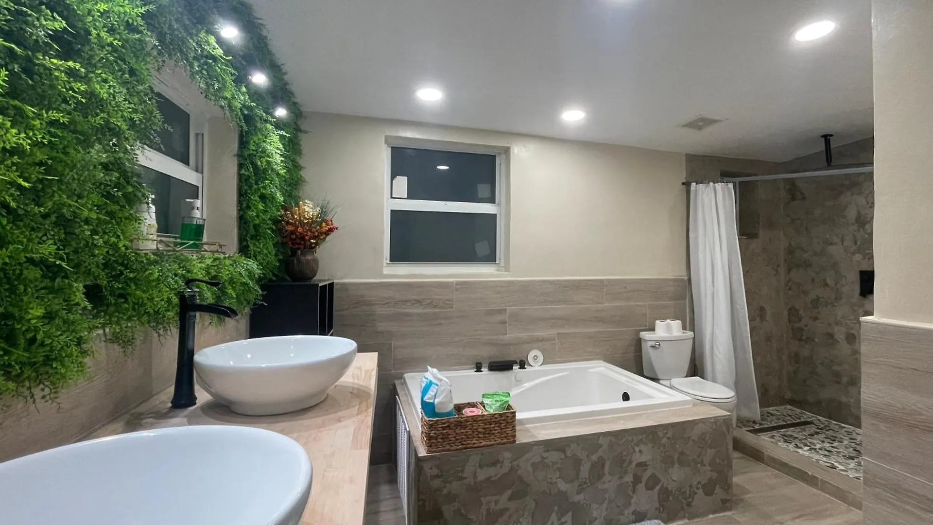 Akeyi Miami305 Private Bedrooms Homestay Miami