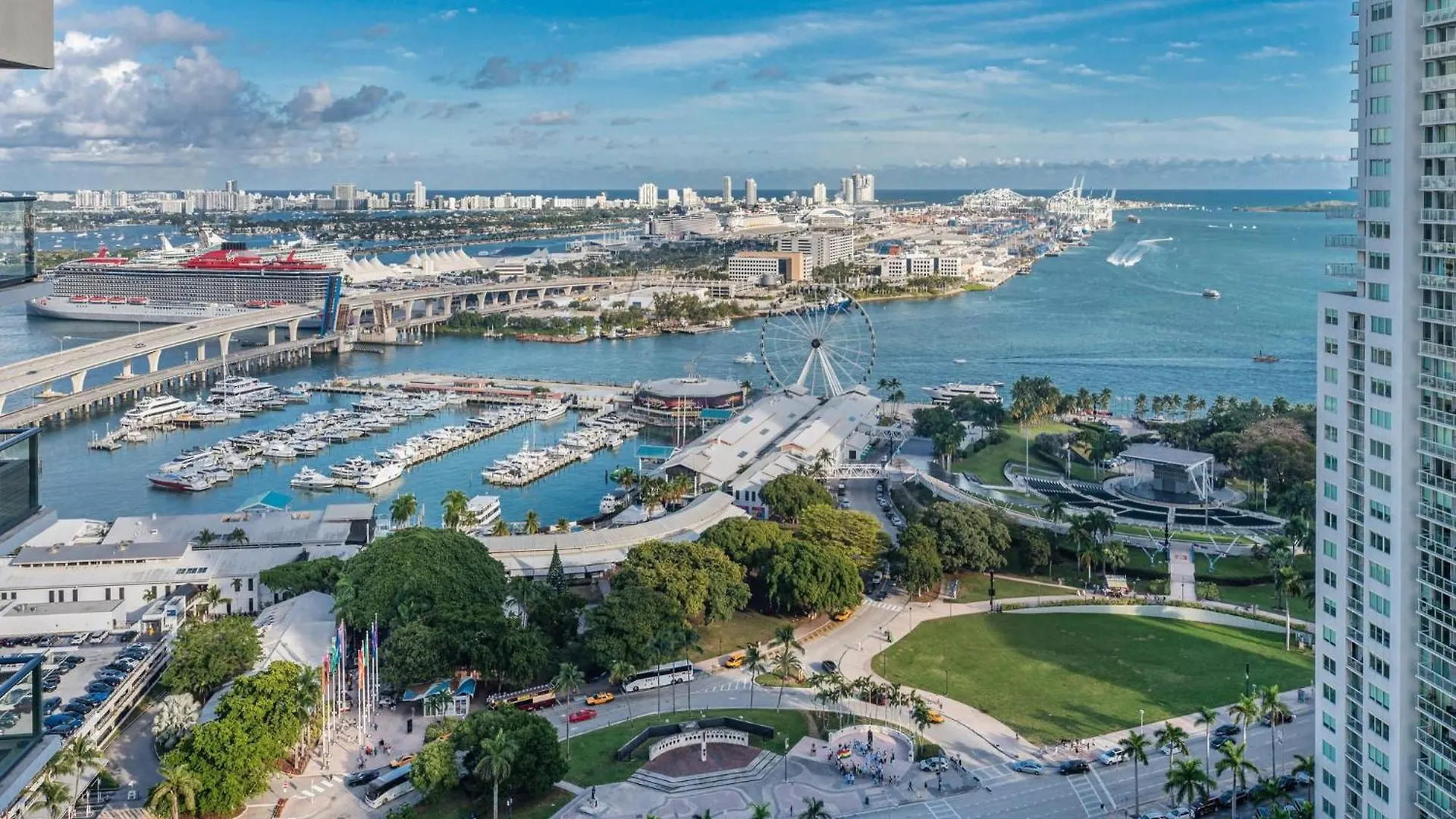 Apartment Stylish Bayfront Park High-rise 2-king Bed, 2 Bath