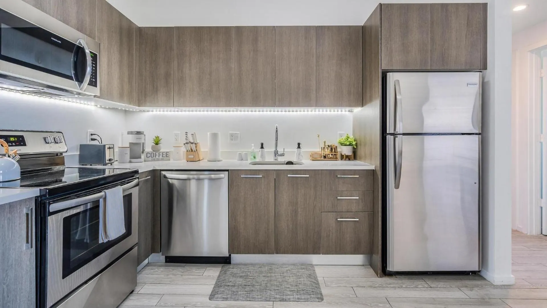 Stylish Bayfront Park High-rise 2-king Bed, 2 Bath