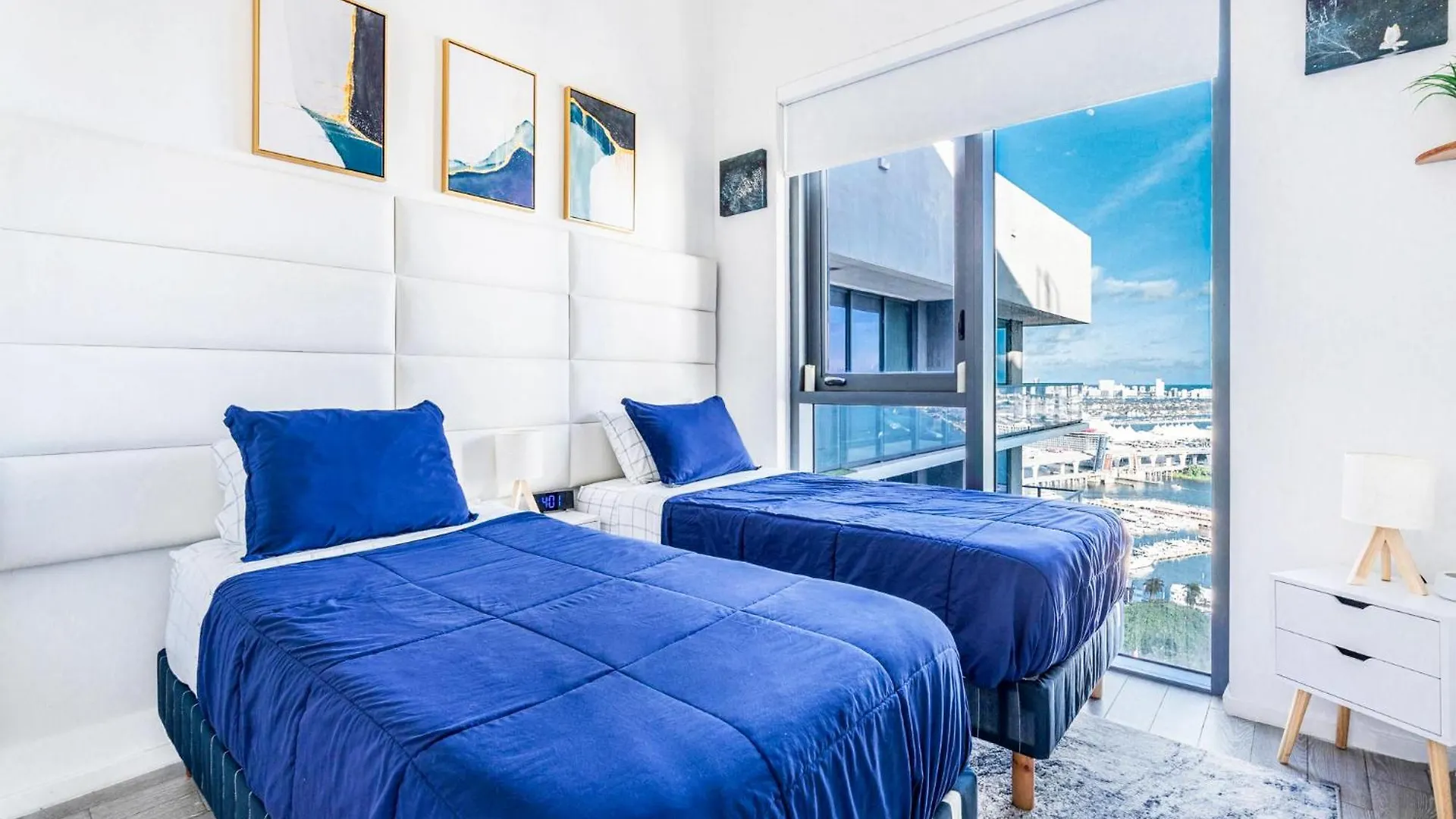 Stylish Bayfront Park High-rise 2-king Bed, 2 Bath Apartment