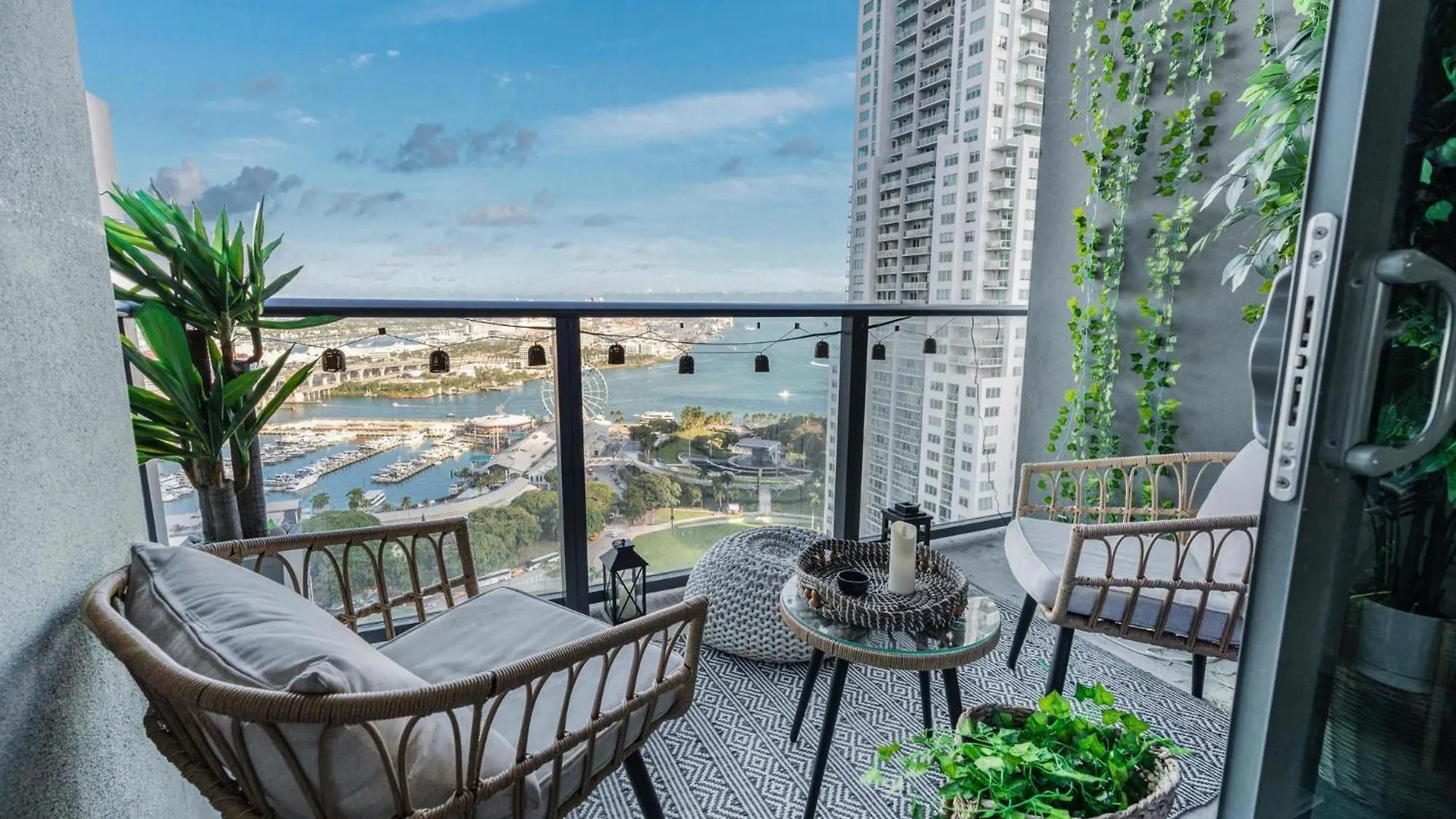 Stylish Bayfront Park High-rise 2-king Bed, 2 Bath * Miami