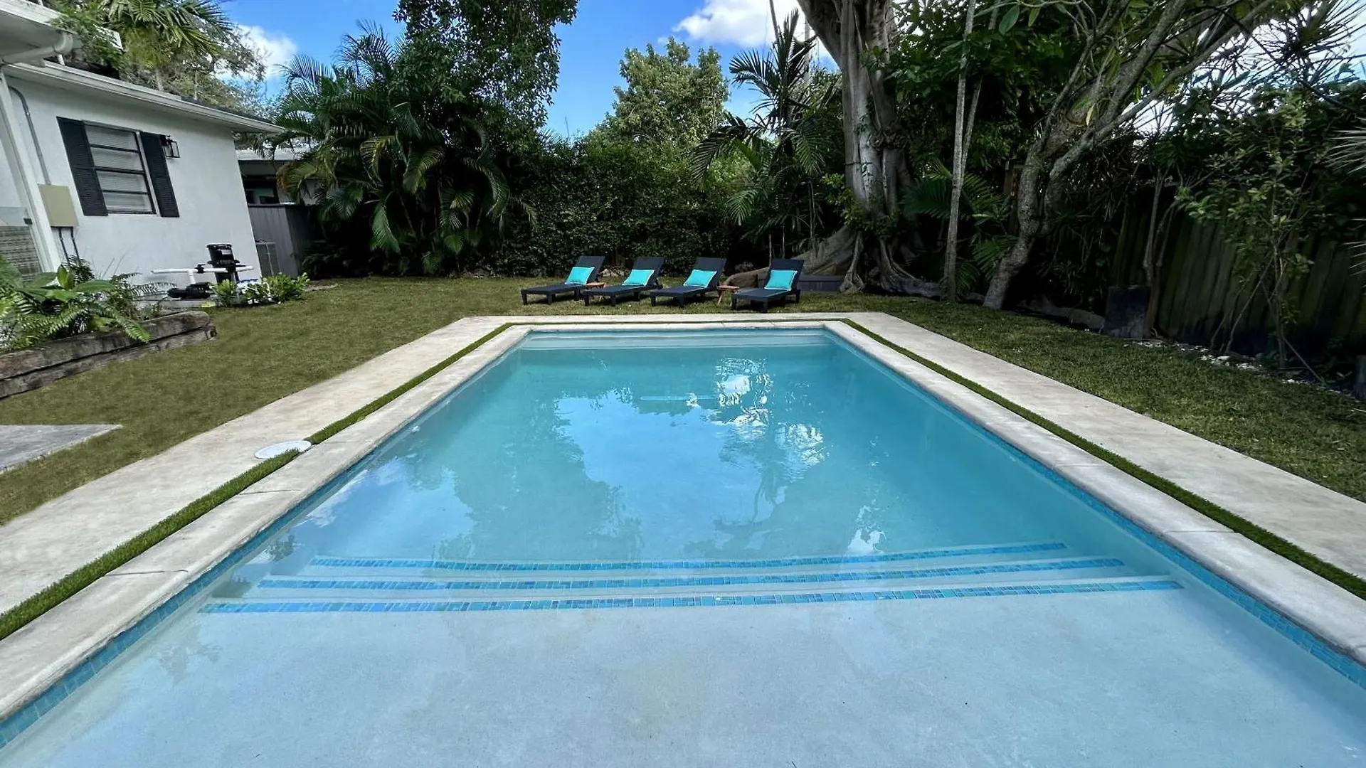 Villa With Pool Design District Miami