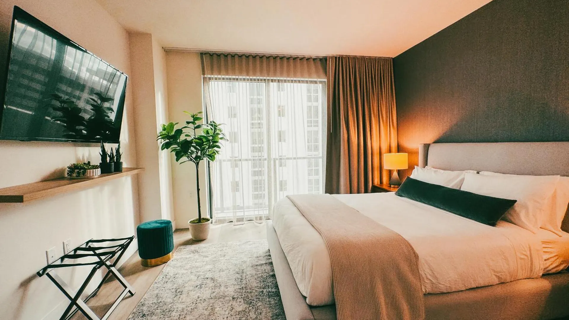 Smart Brickell Aparthotel 3*