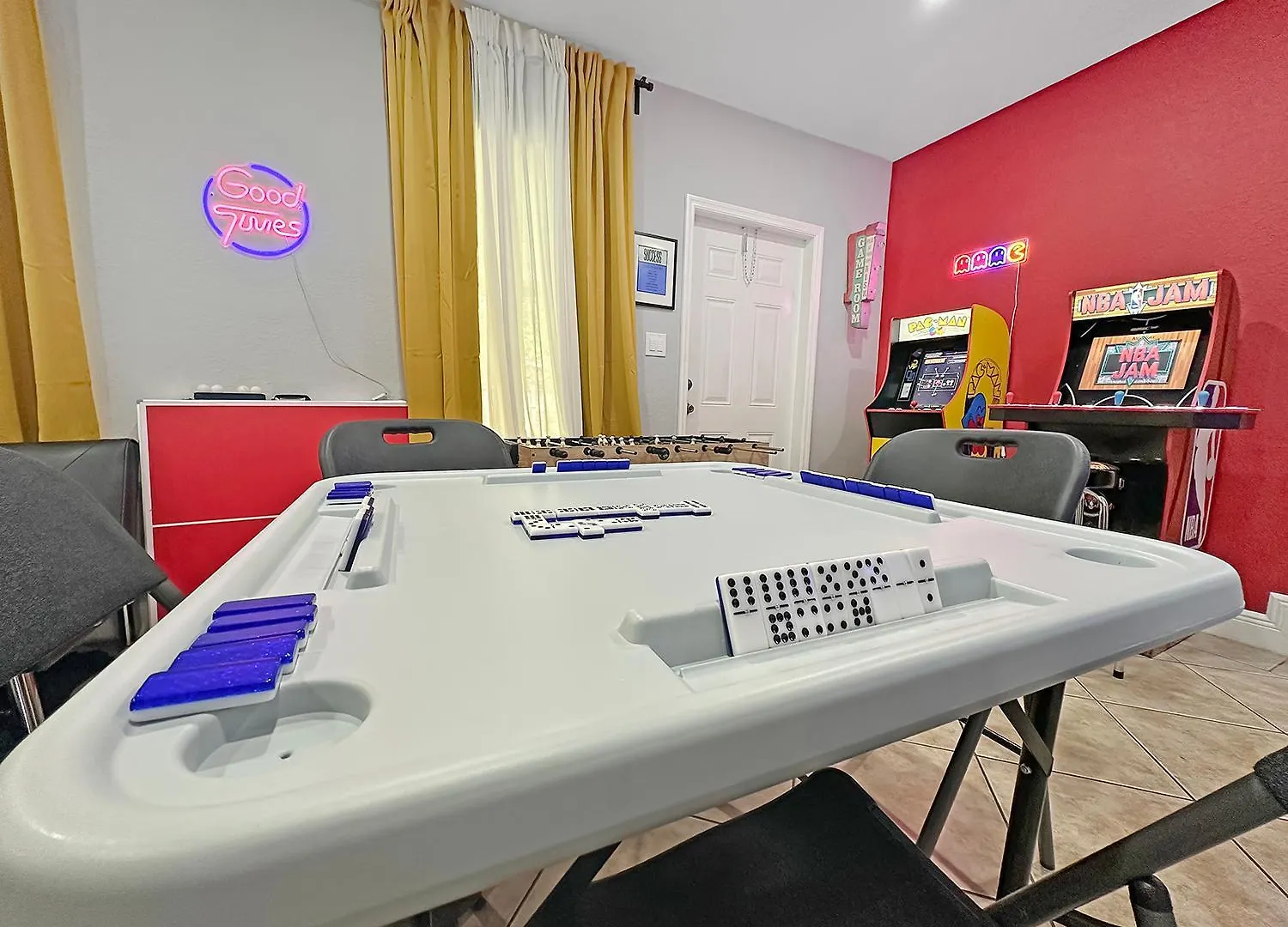 Vacay Spot Gables: Spacious Group Retreat With Game & Prime Location