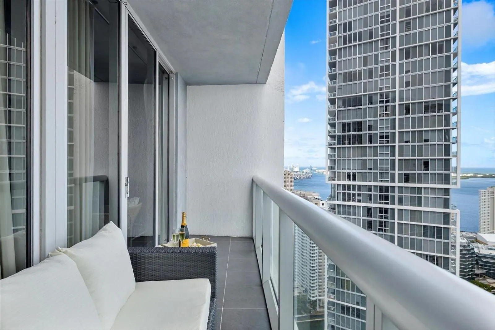 Marvelous In Brickell Apartment *