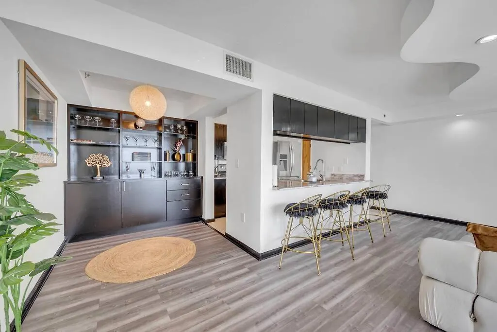 New Stunning 2br Brickell Condo-free Parking * 迈阿密