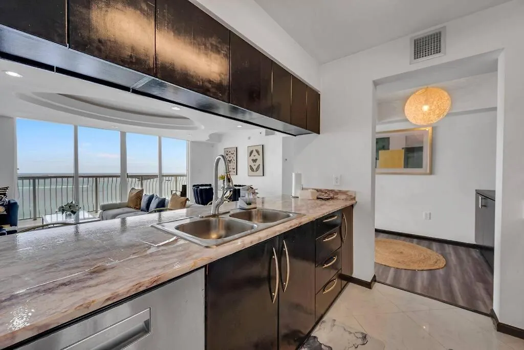 New Stunning 2br Brickell Condo-free Parking Miami