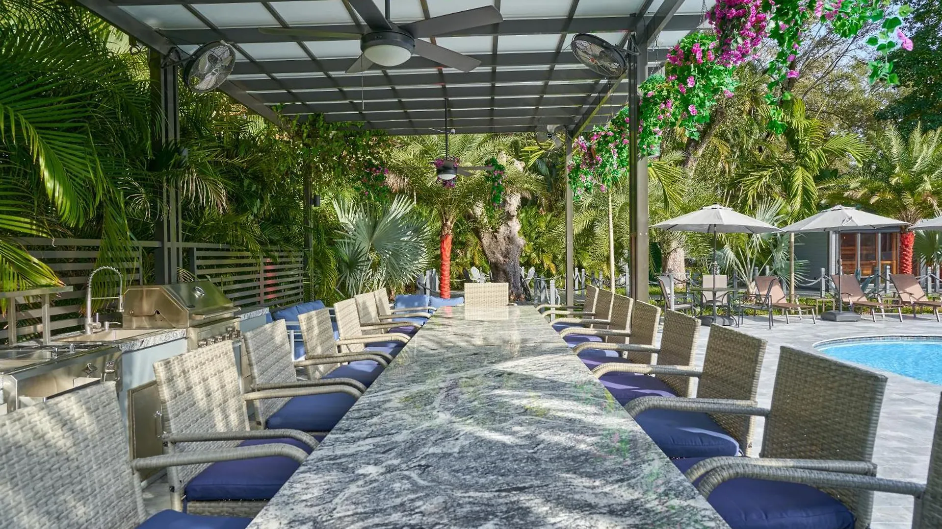 Villa With Outdoor Sauna, Outdoor Bar And Pergola With Games Miami