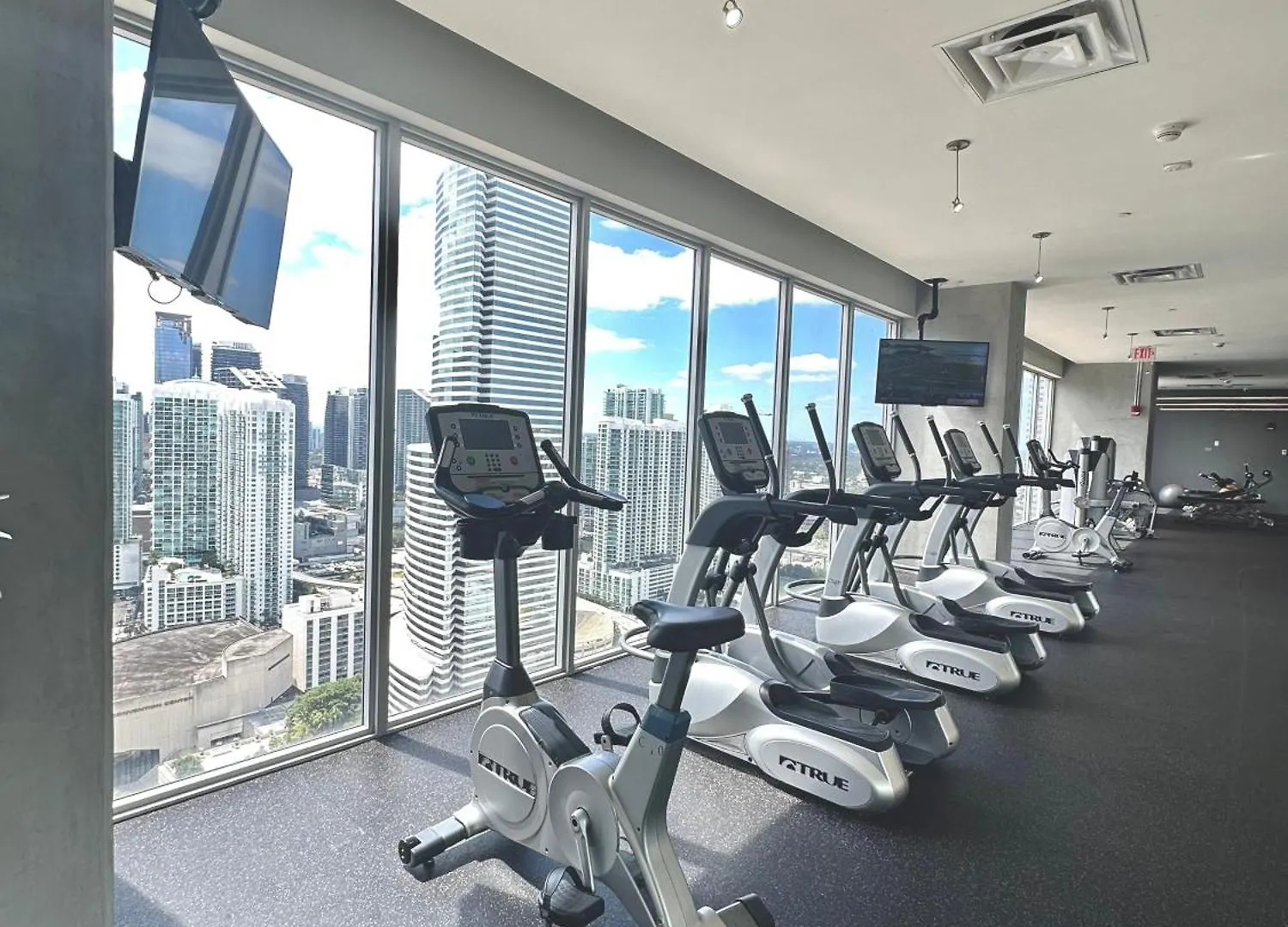 Pool Rooftop Luxury Loft Downtown, Brickell Apartment