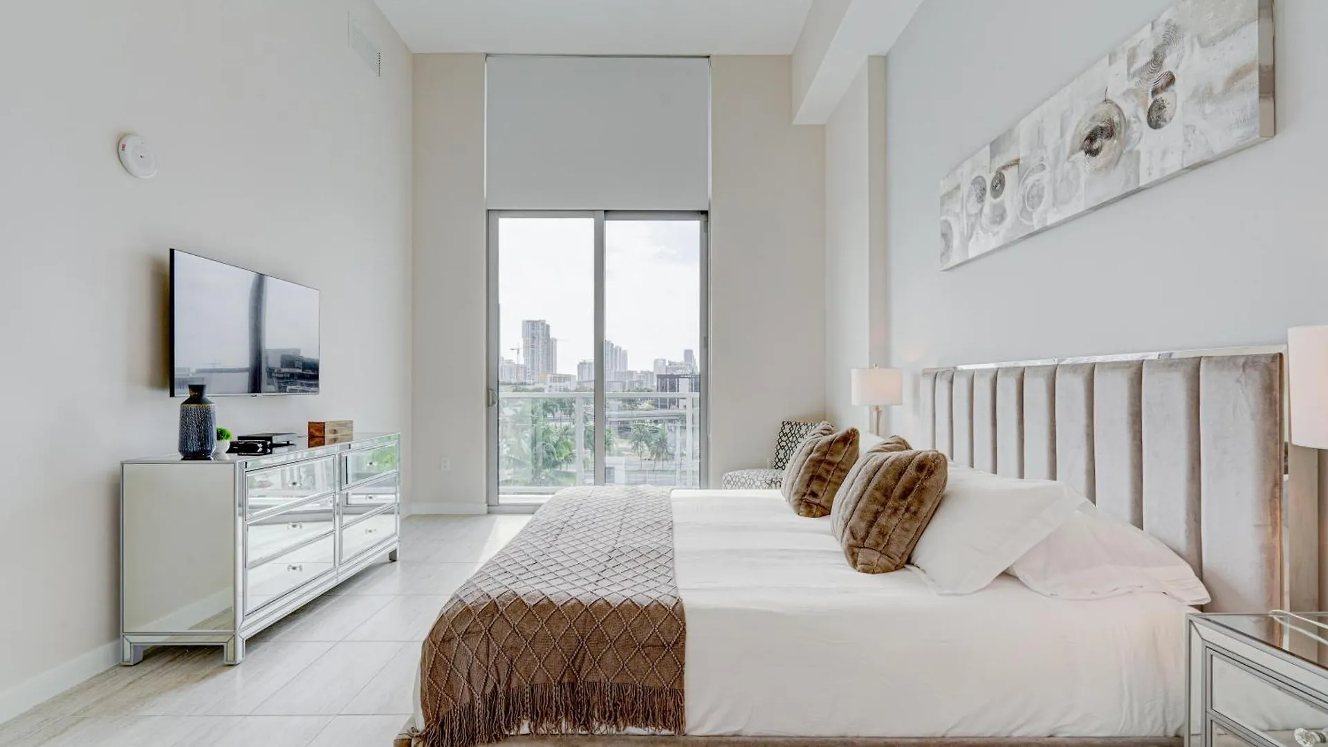 Apartment 3900-504mq Design District, 1 Bedroom & 1 Bathroom Miami