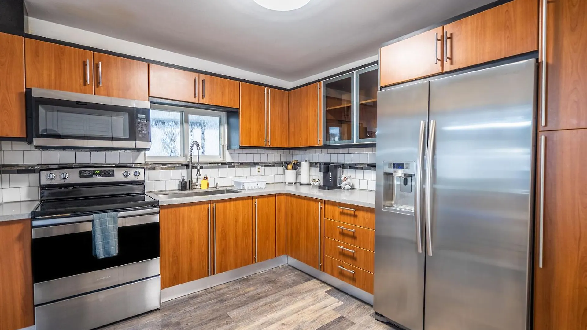 2 Bd W/ Private Parking, Private Yard & W/d Apartment Miami