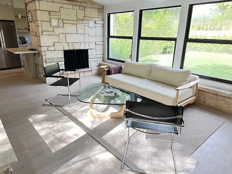 Coconut Grove Mid-century Jungle Oasis 度假居 *