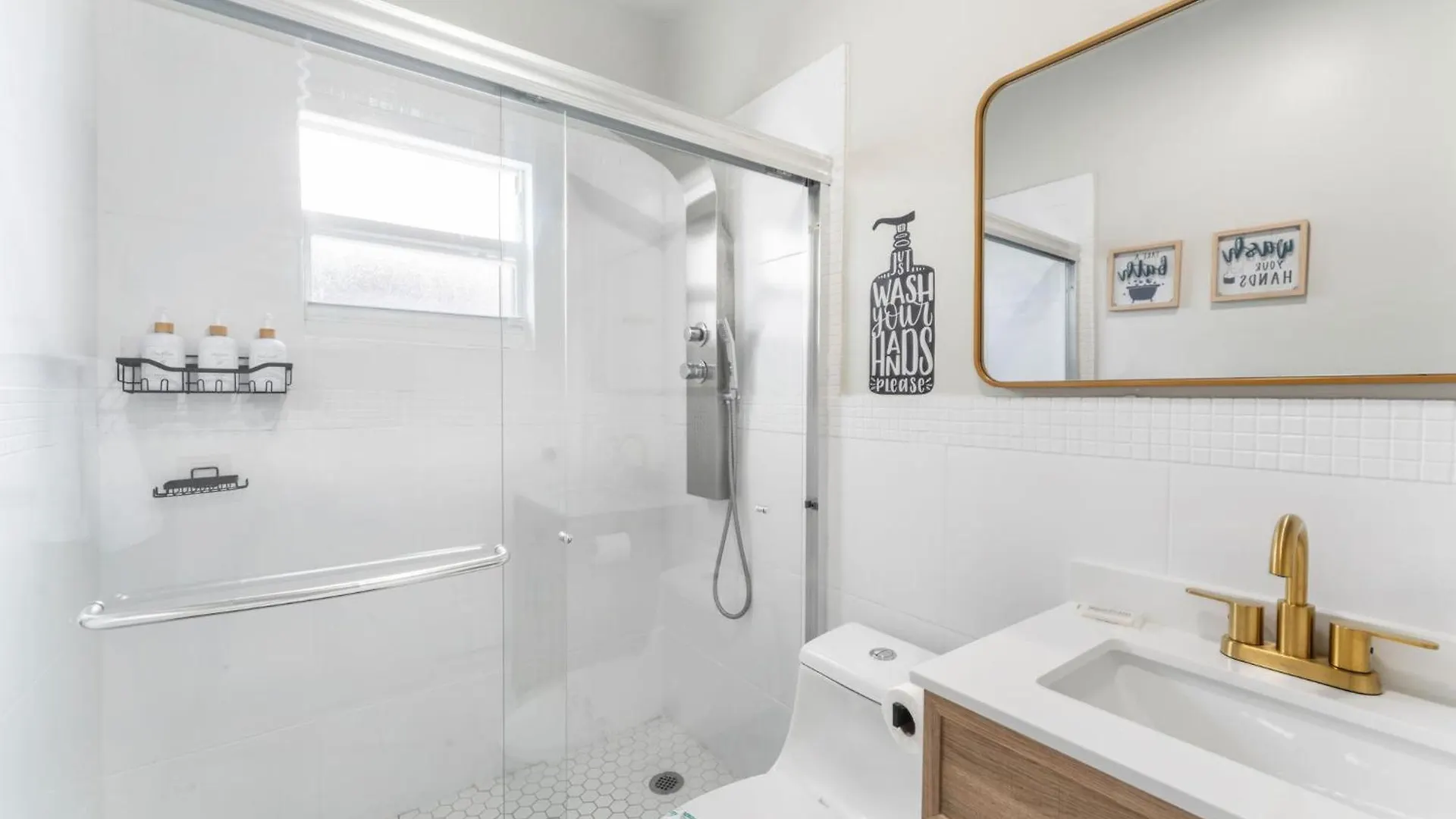 Apartment Cozy 2 Bedroom W/gated Parking, Patio & W/d Miami