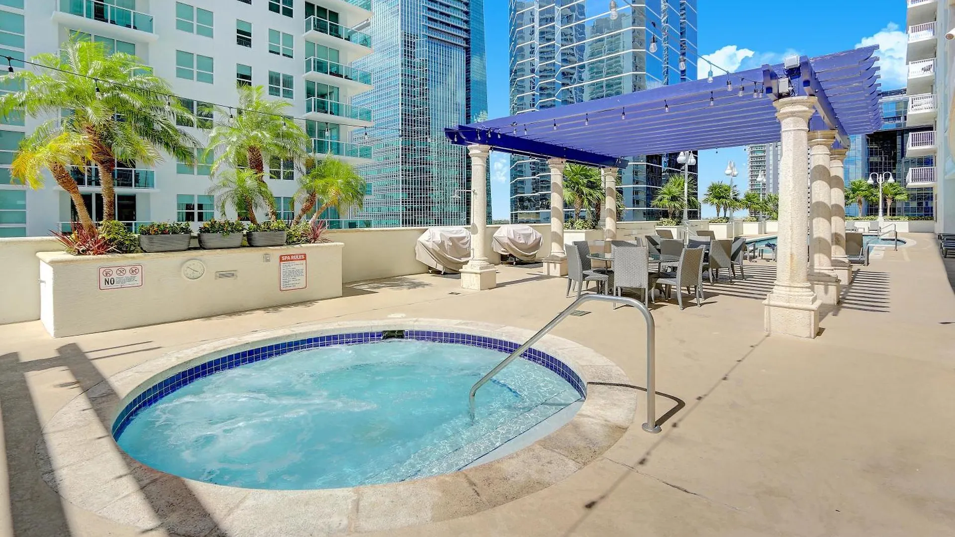 Beautiful In Brickell Apartment