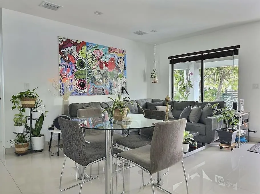 Jacuzzi•glamping•gym•parking•bbq•soft Beds•secure Feriehus Miami