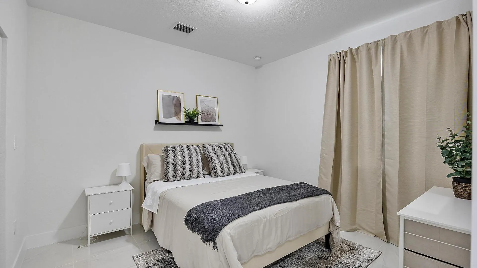 Avi Lux Iii Miami