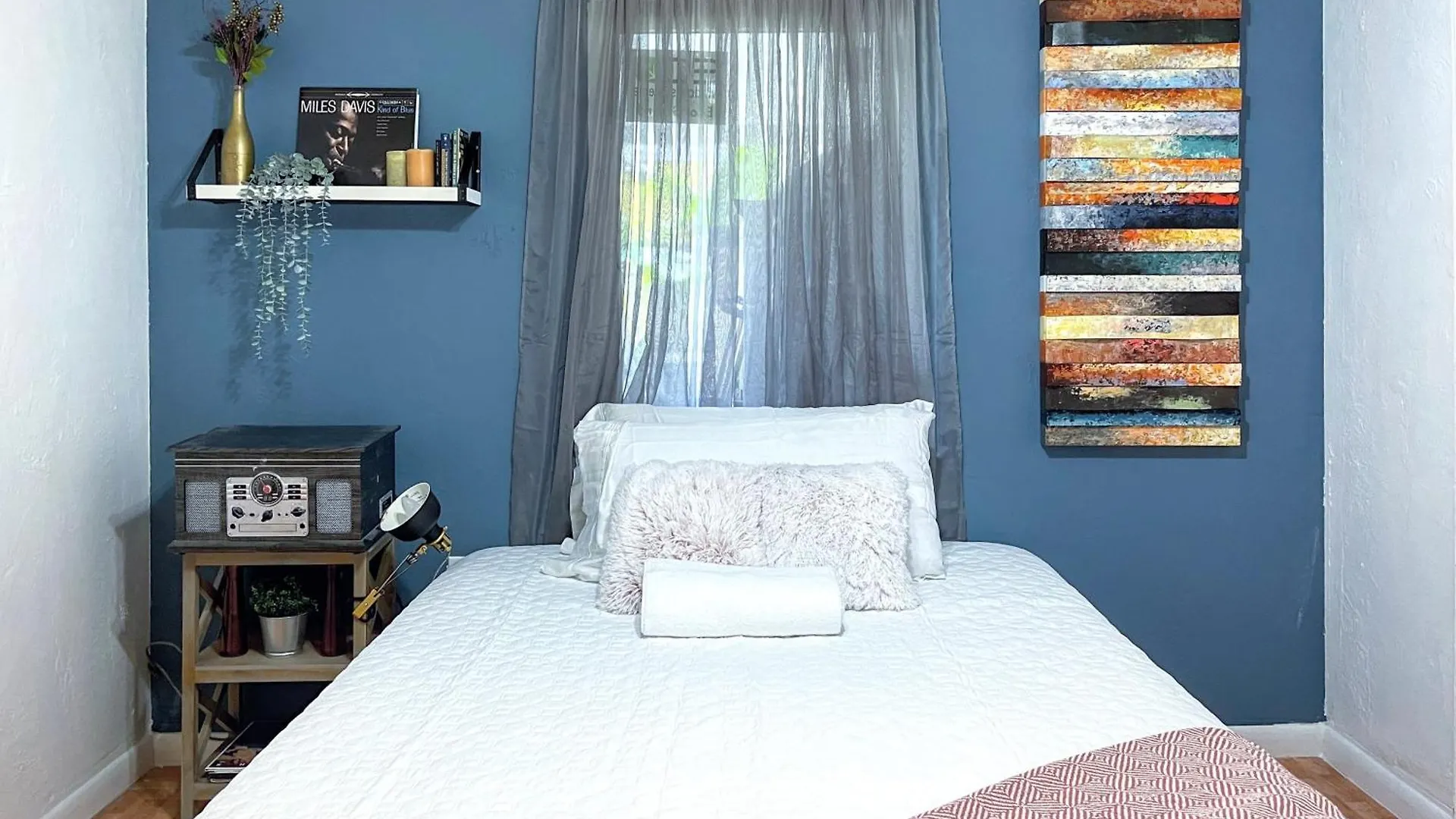 Akeyi Miami305 Private Bedrooms Homestay *