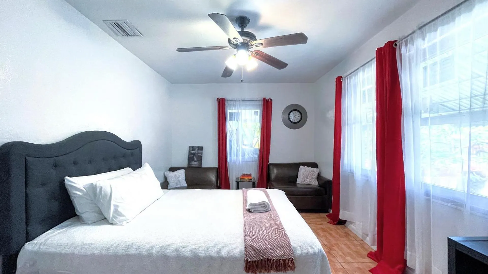 Akeyi Miami305 Private Bedrooms Homestay *