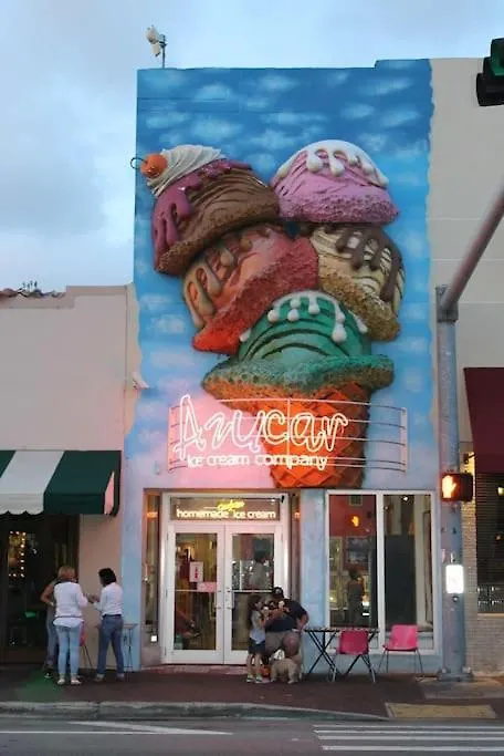 דירה In Calle Ocho A Slice Of Little Havana