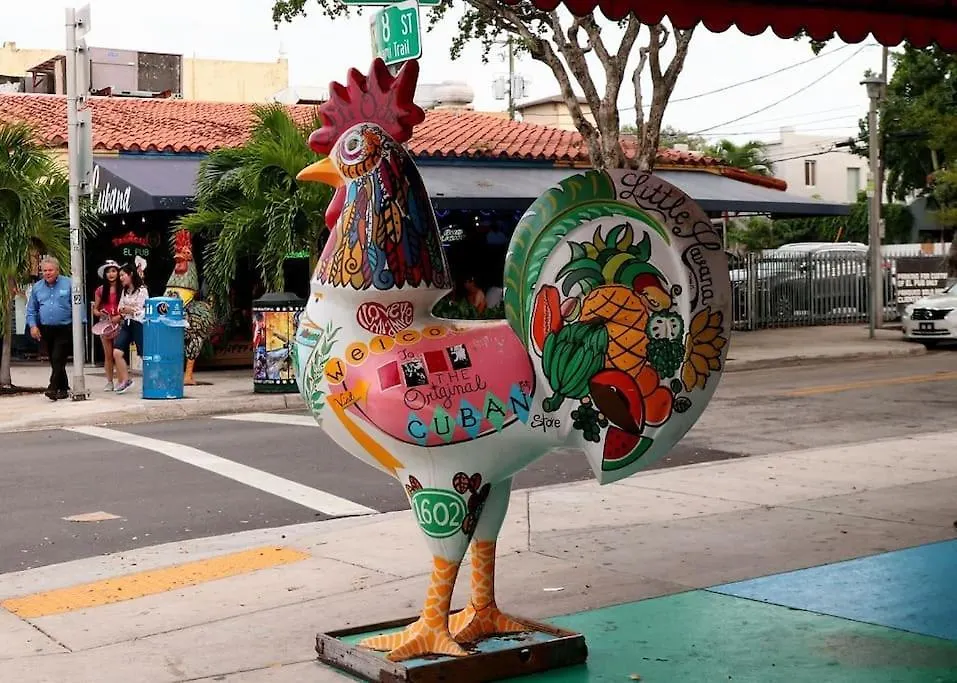 In Calle Ocho A Slice Of Little Havana Apartment *